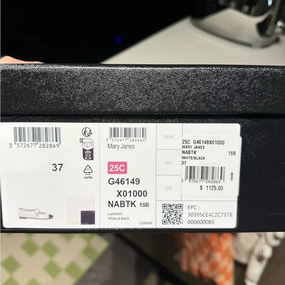 CHANEL Black and Cream Women's Slippers - Picture 5 of 5